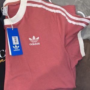 Short sleeve adidas t-shirt